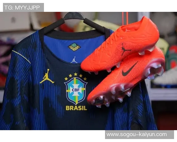 库蒂尼奥为儿子庆生全家穿四队球衣展现足球情缘